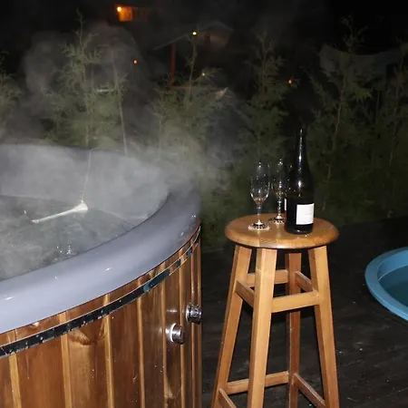 айворі хаус וילה מיקוליצ'ין