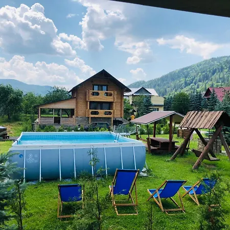 айворі хаус מיקוליצ'ין