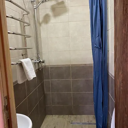 айворі хаус וילה מיקוליצ'ין