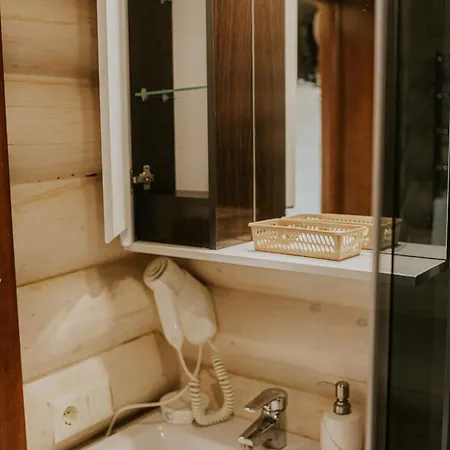 айворі хаус מיקוליצ'ין