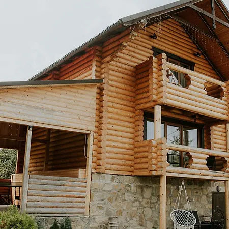 айворі хаус מיקוליצ'ין