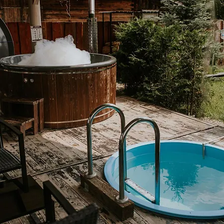 айворі хаус מיקוליצ'ין