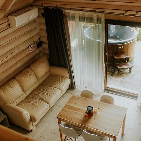 айворі хаус מיקוליצ'ין